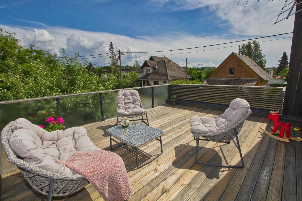 Apartment With Private Garden And Large Balcony Pärnu Exterior foto
