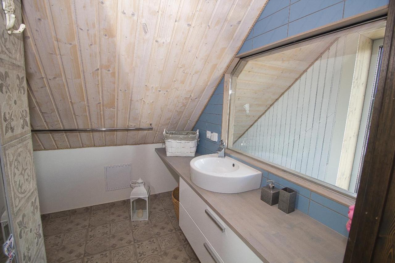 Apartment With Private Garden And Large Balcony Pärnu Exterior foto